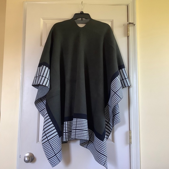 Patricia Nash Classic Crisscross Cape Dark Olive SZ M/L - Picture 10 of 16